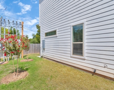 305 Queen Sude Lane - Photo Thumbnail 35