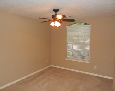 7810 Foster Brook Lane - Photo Thumbnail 18