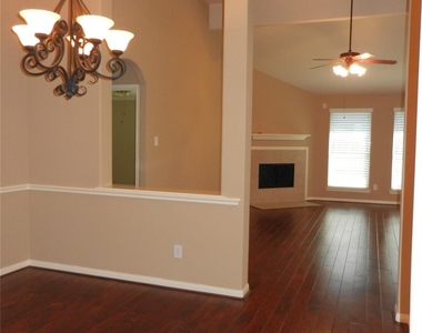7810 Foster Brook Lane - Photo Thumbnail 2