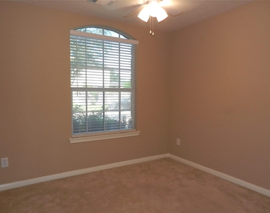7810 Foster Brook Lane - Photo Thumbnail 17