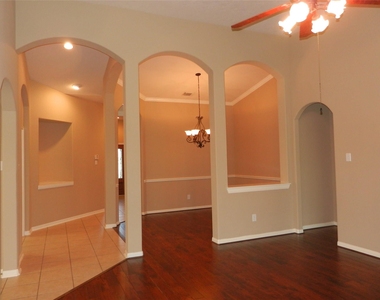 7810 Foster Brook Lane - Photo Thumbnail 4