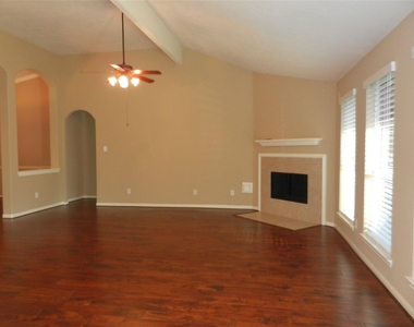 7810 Foster Brook Lane - Photo Thumbnail 6