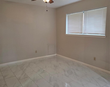 1510 Neptune Lane - Photo Thumbnail 15