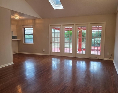 1510 Neptune Lane - Photo Thumbnail 5