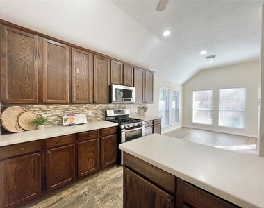 90 N Creekmist Place - Photo Thumbnail 18