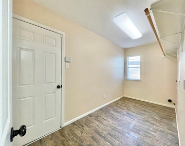90 N Creekmist Place - Photo Thumbnail 33