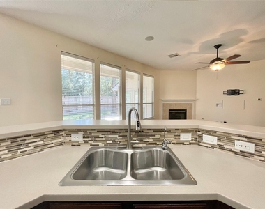 90 N Creekmist Place - Photo Thumbnail 19