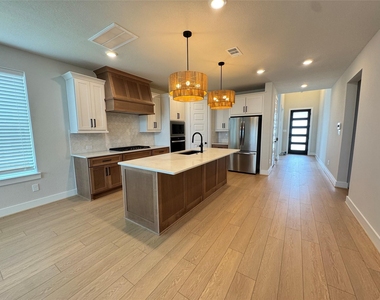 31911 Sky Ridge Lane - Photo Thumbnail 7