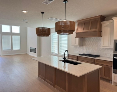 31911 Sky Ridge Lane - Photo Thumbnail 6