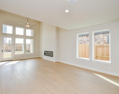 31911 Sky Ridge Lane - Photo Thumbnail 10
