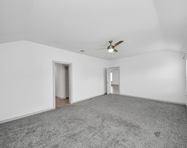 29402 Hoelzen Hollow Drive - Photo Thumbnail 16