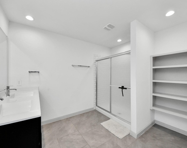 29402 Hoelzen Hollow Drive - Photo Thumbnail 14