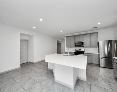 29402 Hoelzen Hollow Drive - Photo Thumbnail 20