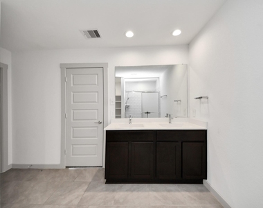 29402 Hoelzen Hollow Drive - Photo Thumbnail 13