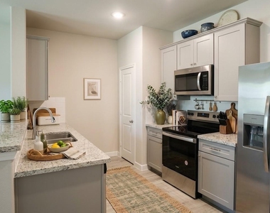 104 Turner Drive - Photo Thumbnail 6