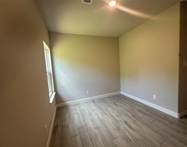 104 Turner Drive - Photo Thumbnail 15