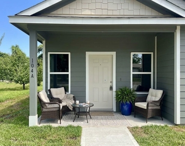 104 Turner Drive - Photo Thumbnail 3