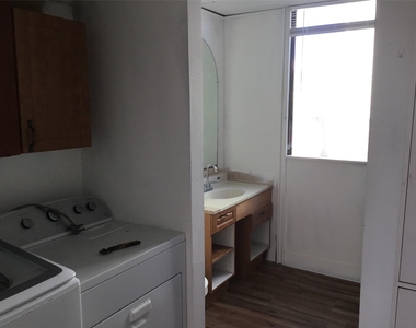 1404 E Bayshore Drive - Photo Thumbnail 6