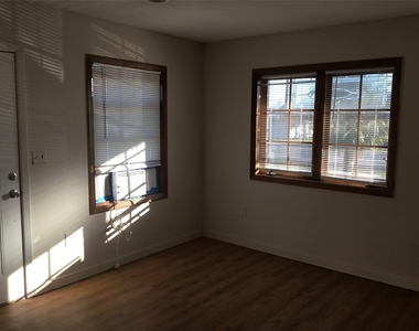 1404 E Bayshore Drive - Photo Thumbnail 3