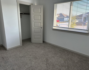 6918 Dell Vista Drive - Photo Thumbnail 5