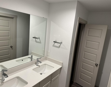 6918 Dell Vista Drive - Photo Thumbnail 6