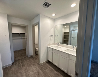 6918 Dell Vista Drive - Photo Thumbnail 9