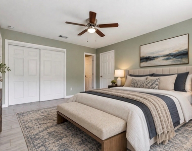 7427 Londres Drive - Photo Thumbnail 7