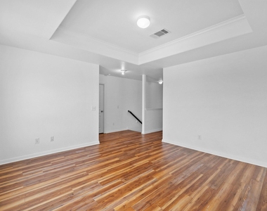 6755 Cortenridge Lane - Photo Thumbnail 10