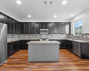 6755 Cortenridge Lane - Photo Thumbnail 7