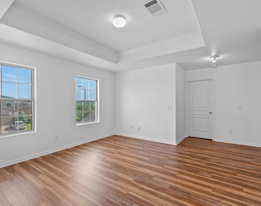 6755 Cortenridge Lane - Photo Thumbnail 15