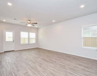 5818 Fresh View Court - Photo Thumbnail 4
