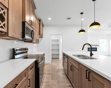 13405 Raintree Drive - Photo Thumbnail 22