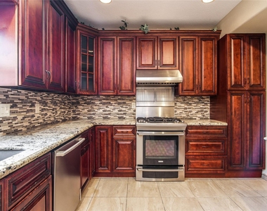 8602 Oakford Drive - Photo Thumbnail 7