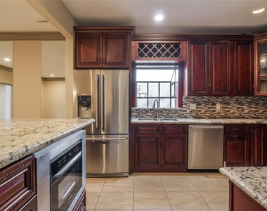 8602 Oakford Drive - Photo Thumbnail 5