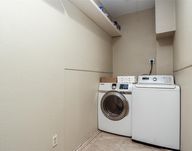 8602 Oakford Drive - Photo Thumbnail 25