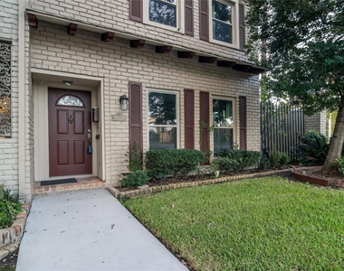 8602 Oakford Drive - Photo Thumbnail 2