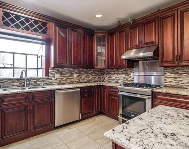 8602 Oakford Drive - Photo Thumbnail 6