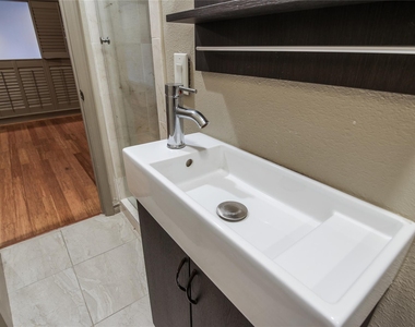 8602 Oakford Drive - Photo Thumbnail 38