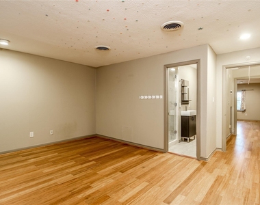 8602 Oakford Drive - Photo Thumbnail 37