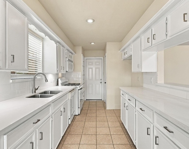 9855 Sagebud Lane - Photo Thumbnail 10