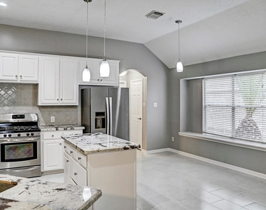 1925 Florida Drive - Photo Thumbnail 2
