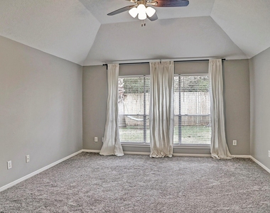 1925 Florida Drive - Photo Thumbnail 12