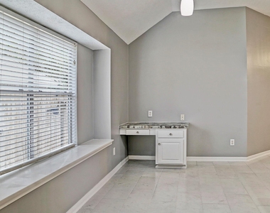 1925 Florida Drive - Photo Thumbnail 1
