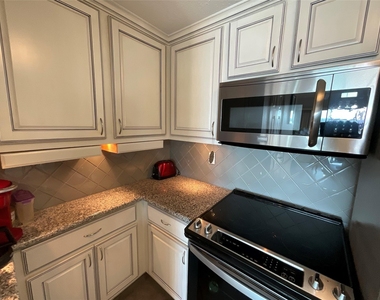 12800 Melville - Photo Thumbnail 6