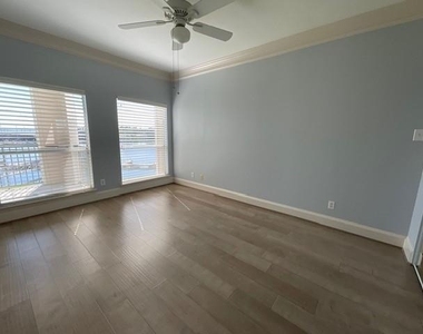 12800 Melville - Photo Thumbnail 13