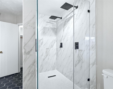 2204 Mimosa Court - Photo Thumbnail 15