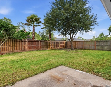 2204 Mimosa Court - Photo Thumbnail 20