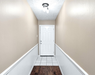2204 Mimosa Court - Photo Thumbnail 5