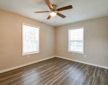 319 Rustic Drive - Photo Thumbnail 20