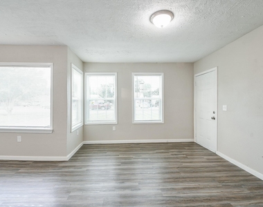319 Rustic Drive - Photo Thumbnail 7
